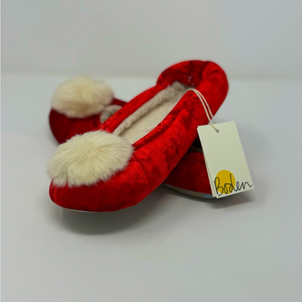 NWT Boden Velvet Pompom Slippers size 37 (US 6)